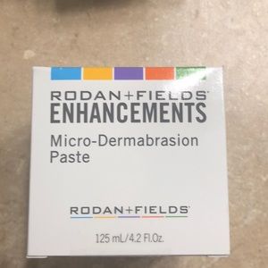 Microdermabrasion paste jar